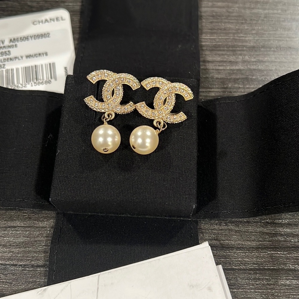 CHANEL EARRINGS